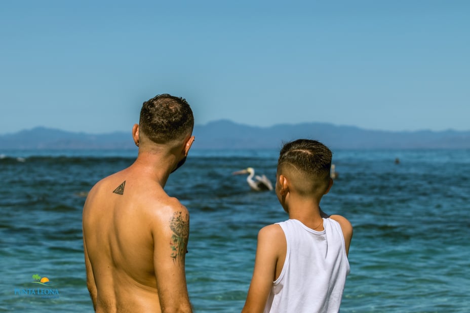 familia en la playa